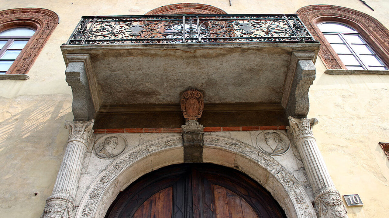 La storia di Casa Fontana-Silvestri attribuita al Bramante